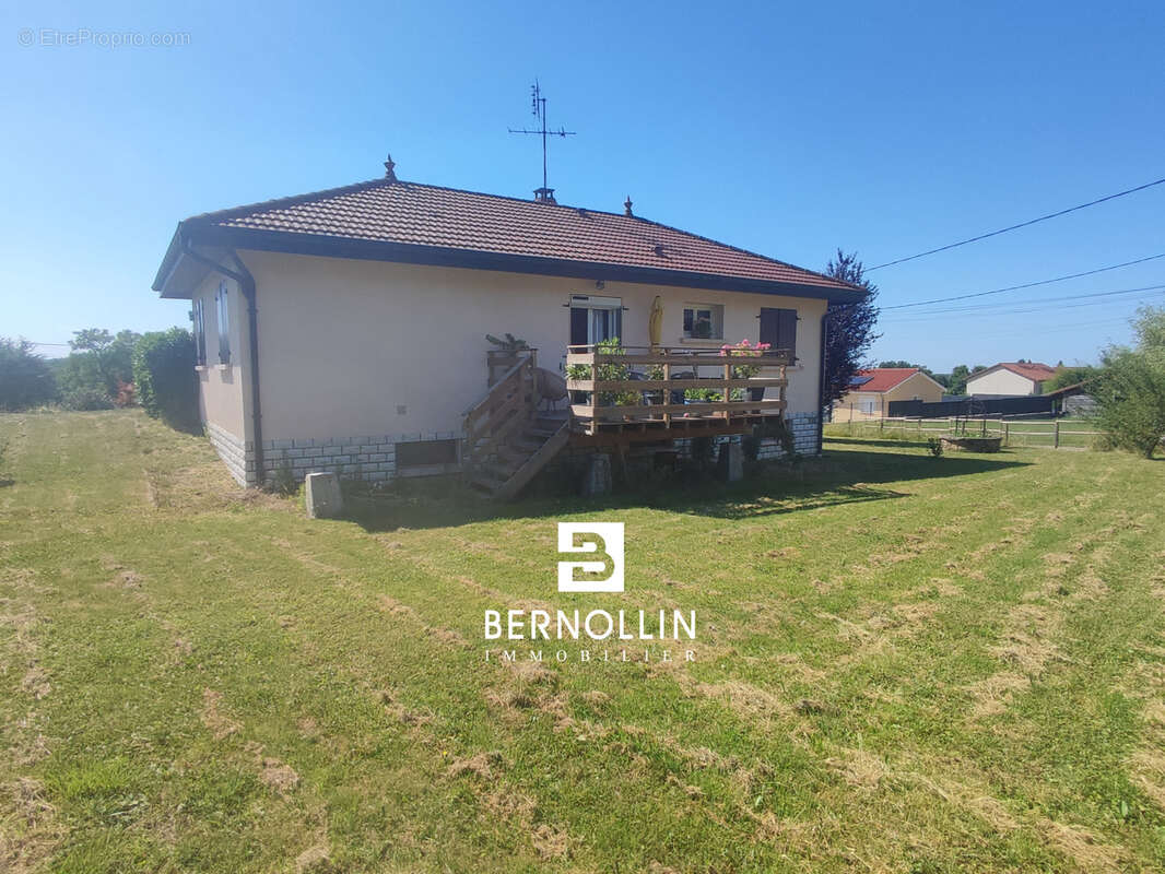 JASSERON   Villa familiale au calme avec grand terrain arboré à seulement 15 minutes de Bourg-en-Bresse - photo 13
