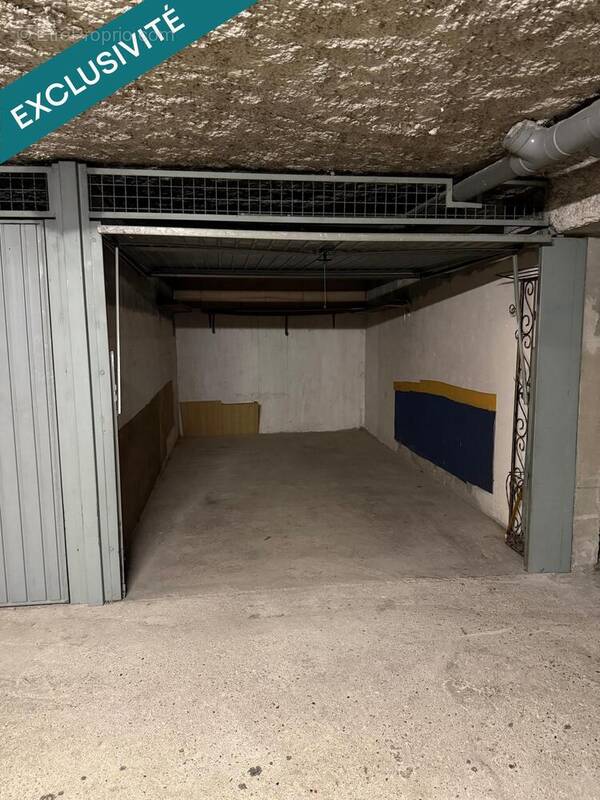 Photo 1 - Parking à ANDRESY