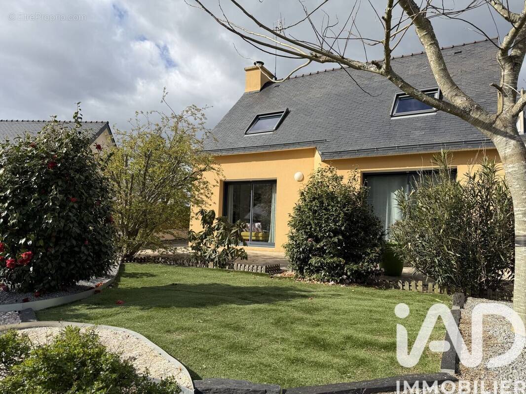 Photo 1 - Maison à SAINT-EVARZEC