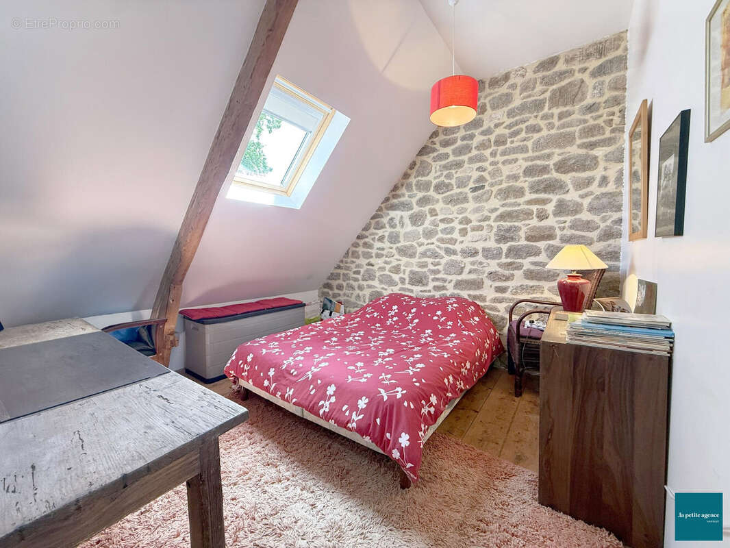 Maison à MONTFARVILLE