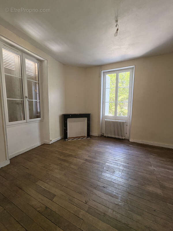 Maison à CONFOLENS