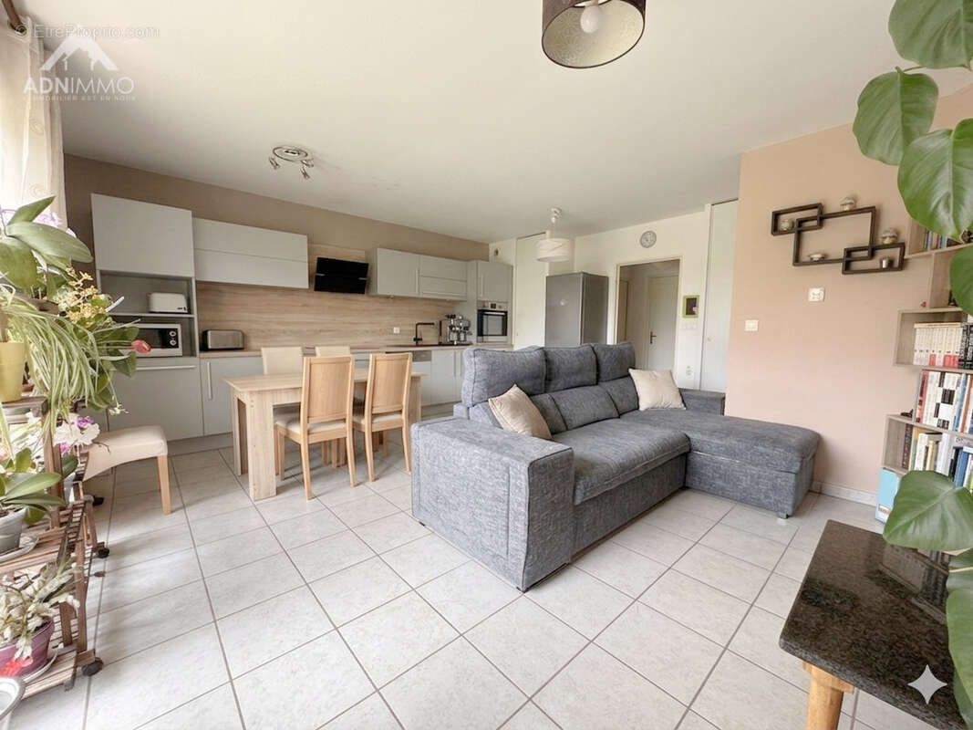 Appartement à THOIRY