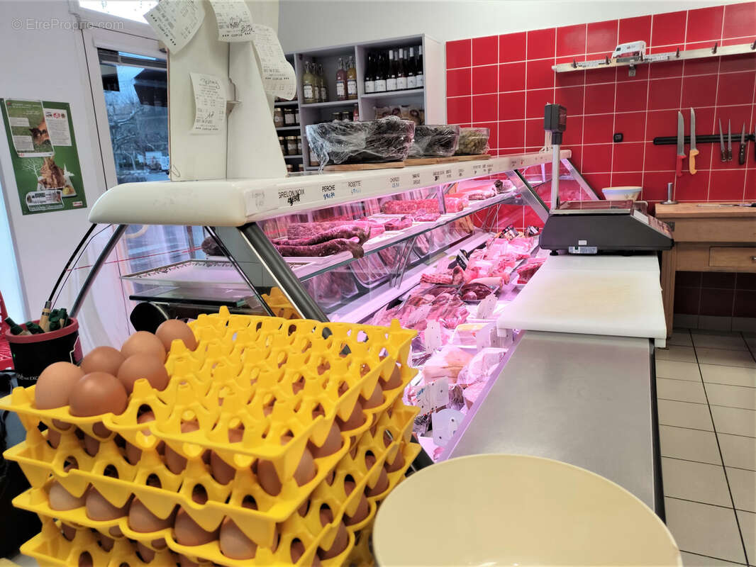 Commerce à CHATEAU-ARNOUX-SAINT-AUBAN