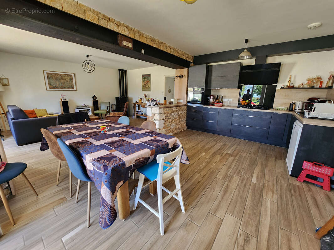 Maison à MAREUIL-SUR-LAY-DISSAIS