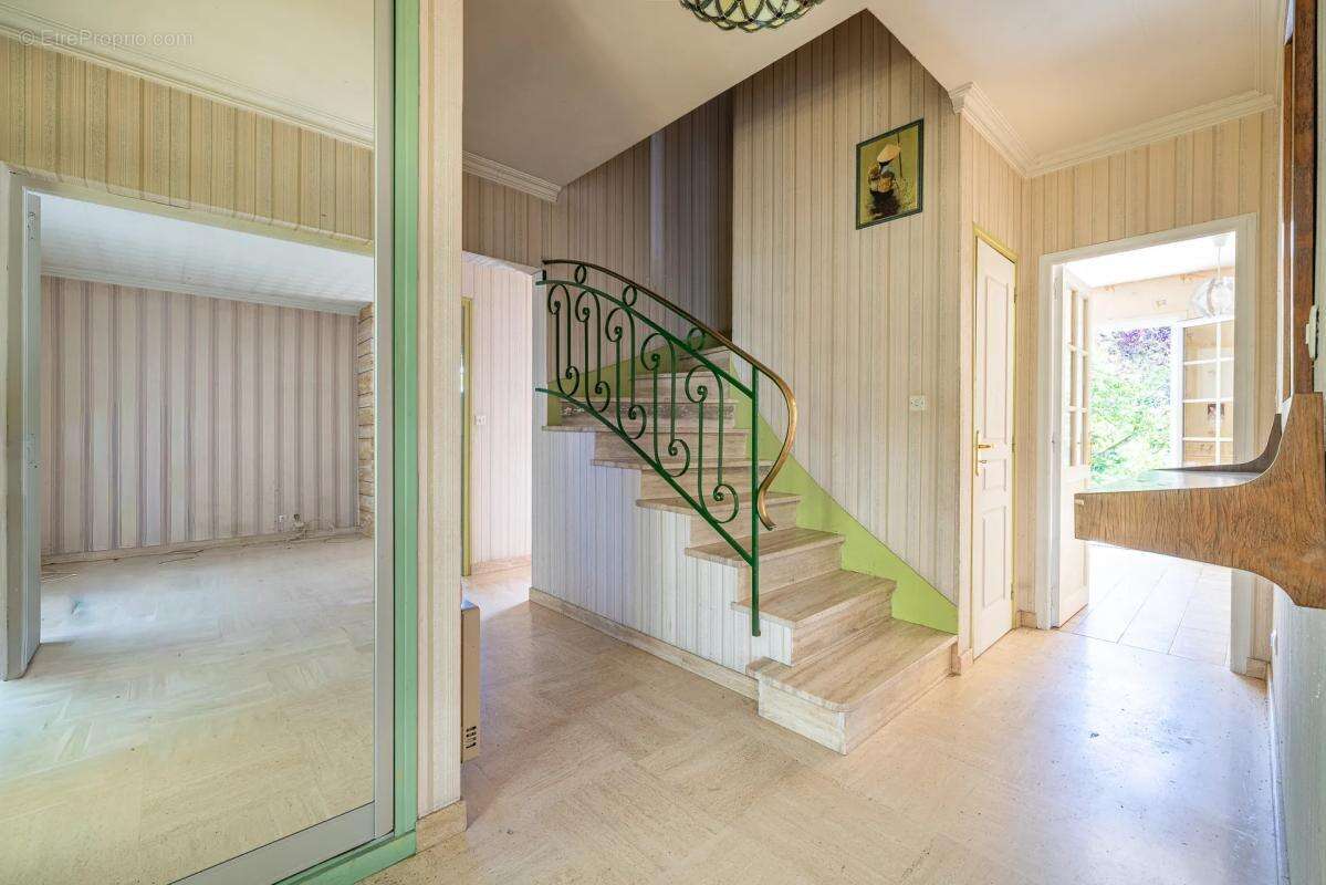 Appartement à COMBS-LA-VILLE