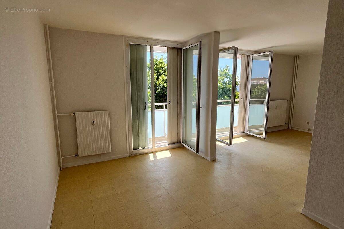 Appartement à PORT-DE-BOUC