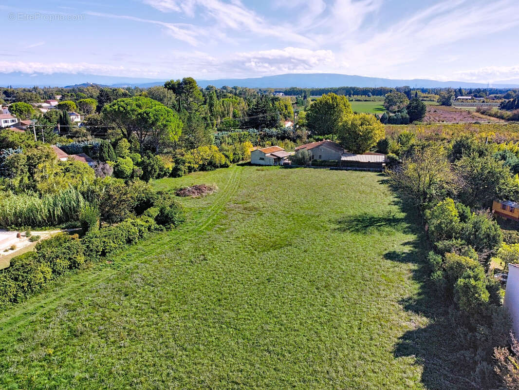 Terrain à CHATEAUNEUF-DE-GADAGNE