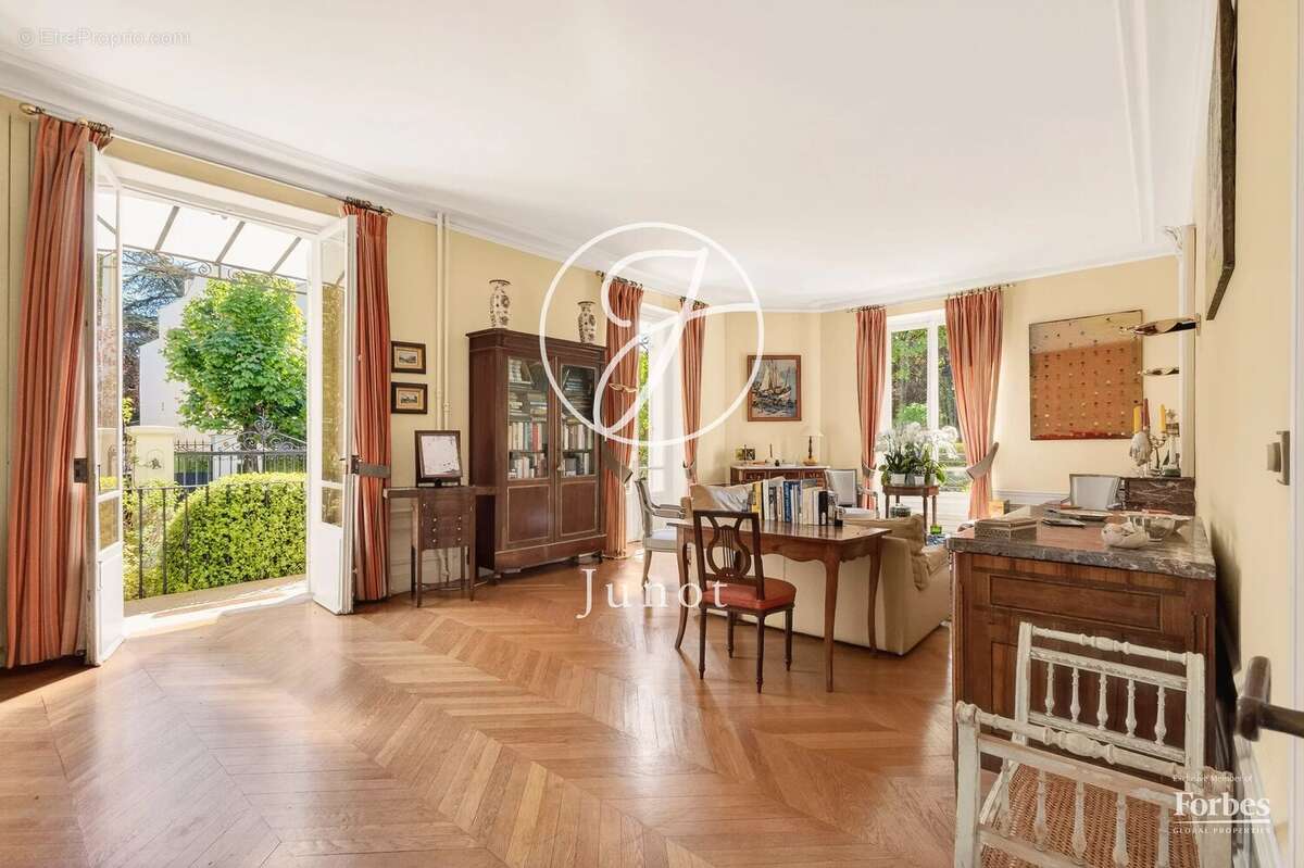 Maison à SAINT-CLOUD