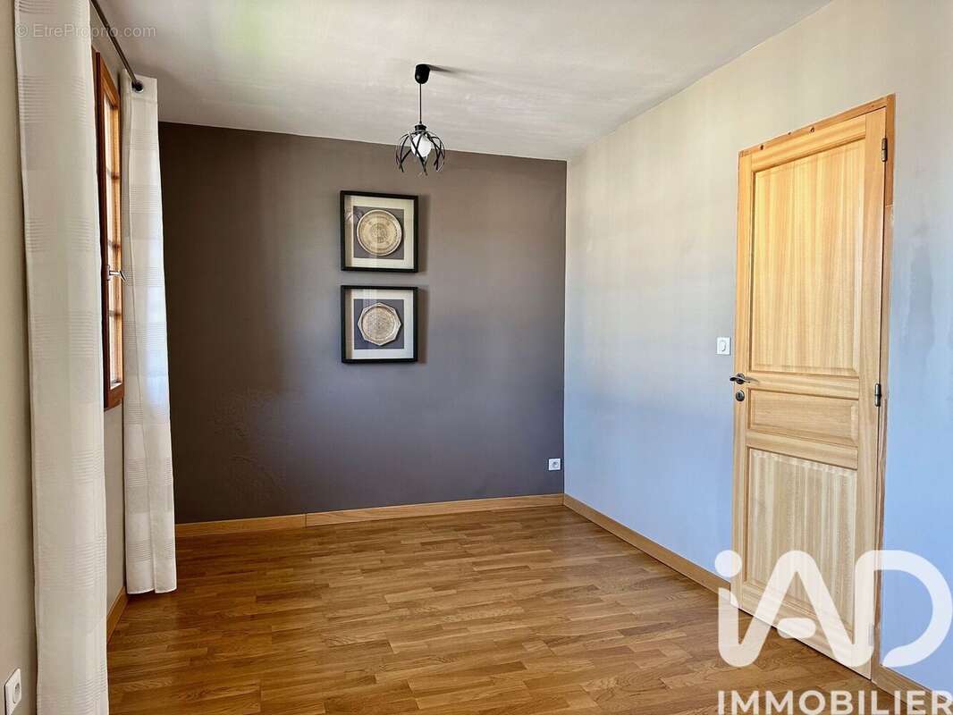 Maison 135 m² à Mergey  - photo 8
