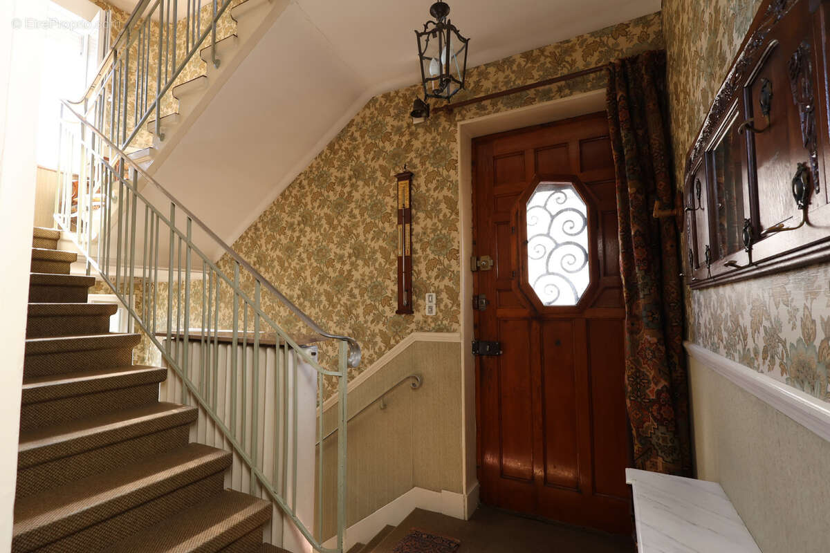 Maison bourgeoise de caractère  138 m2 quartier plantières queuleu - photo 11
