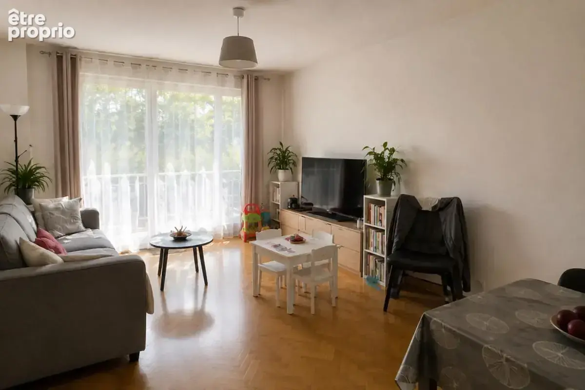 Appartement rénové de 73 m² 3 chambres 2 balcons Cave - photo 2