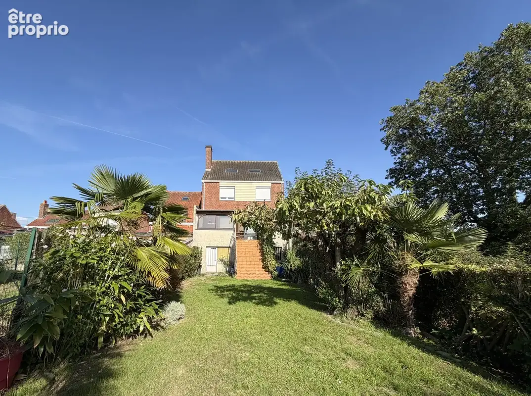 Maison semi individuelle de 155 m2 à rénover - jardin - garage - photo 3