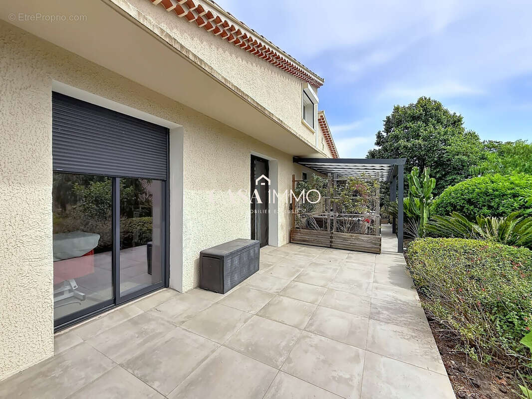 Maison à CARQUEIRANNE