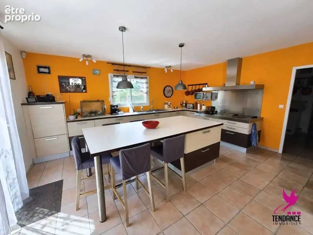 Maison familiale de 190 m² – 5 chambres, piscine et DPE A. - photo 3