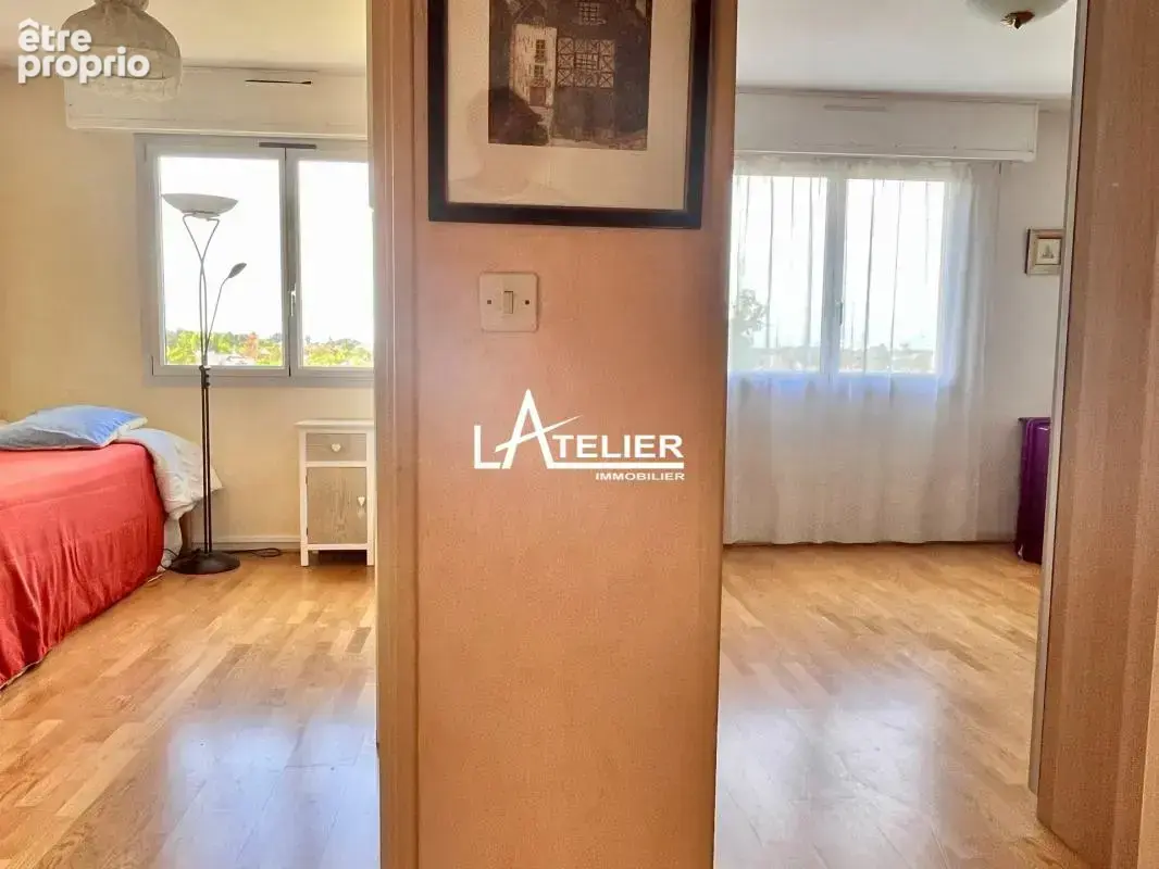 T3 81m2 ascenseur, balcon et vue dégagée, 2 parking, cave - photo 13