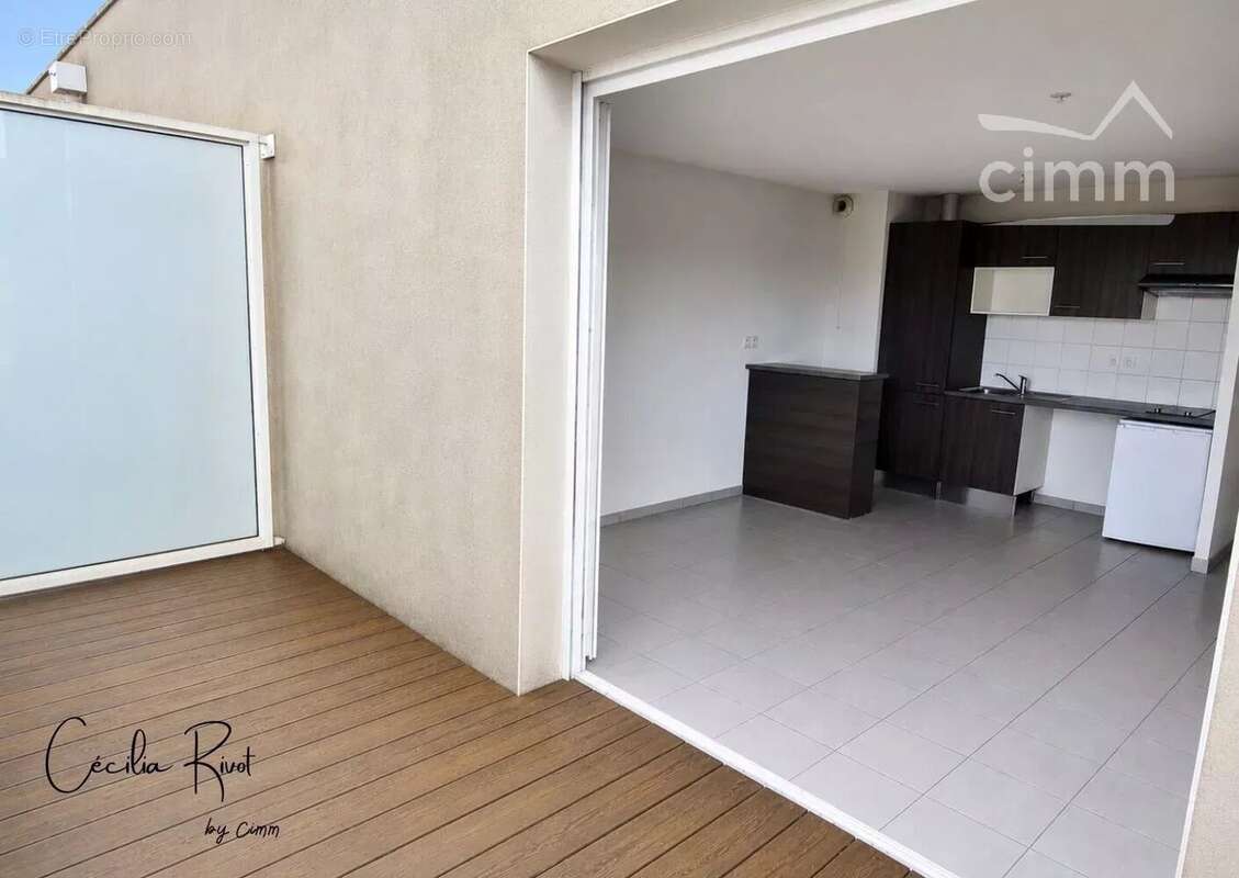 T2 avec Balcon, ascenseur  et 2 places de parkingà Artigues - photo 5