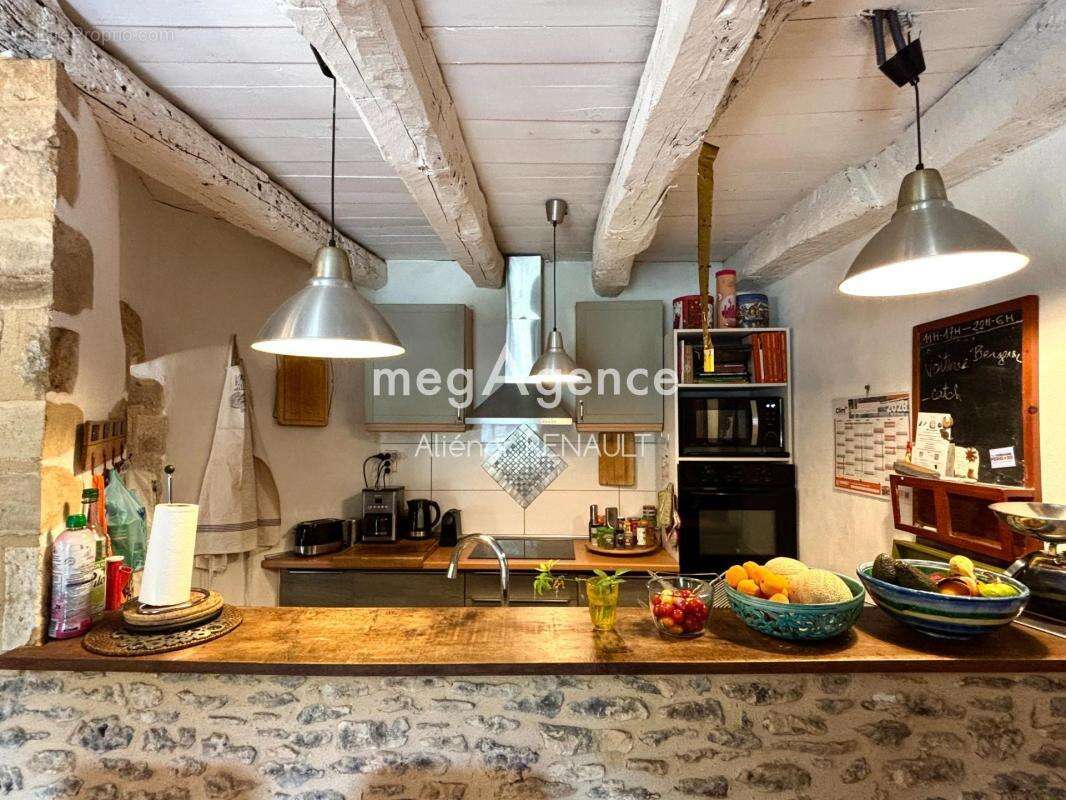 Maison en pierre avec piscine, gîte et dépendances - 203 m2 - photo 8