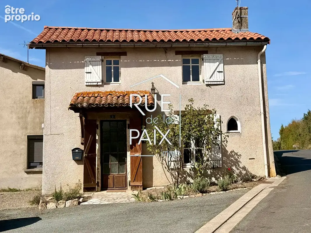 Photo Maison à Lhoumois au prix de 75 900€