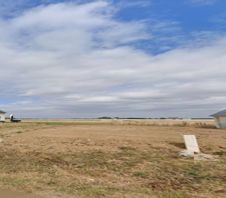 Terrain à NOTRE-DAME-D'OE