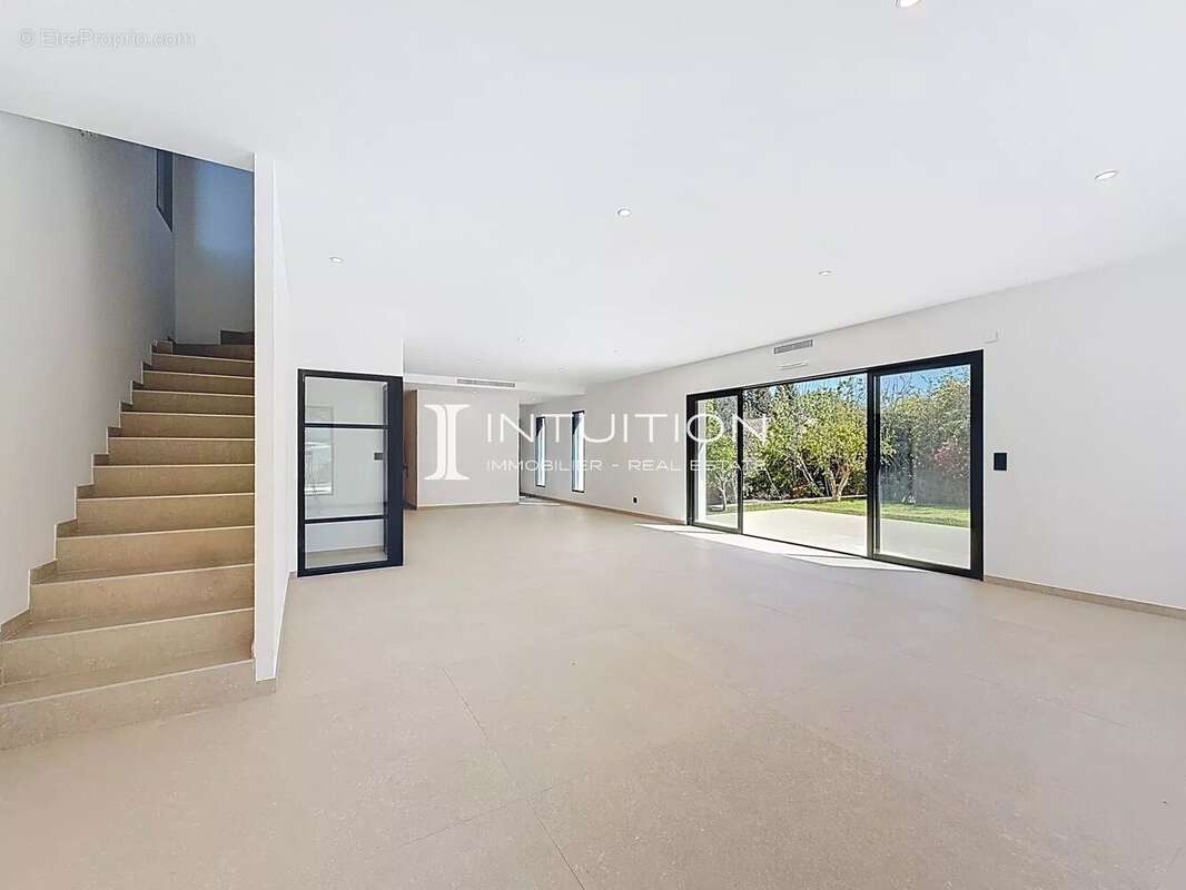 Maison à MOUGINS