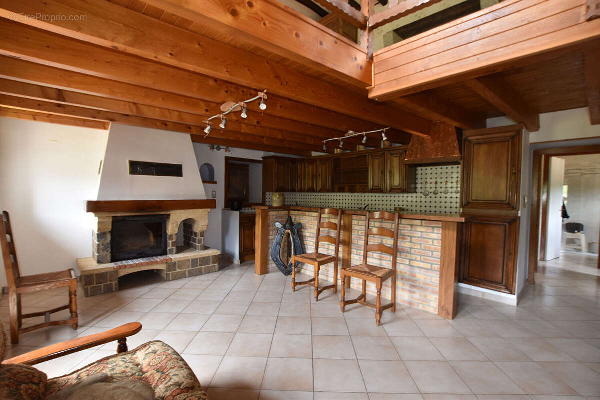 Maison à SAINT-MARTIN-D'ESTREAUX