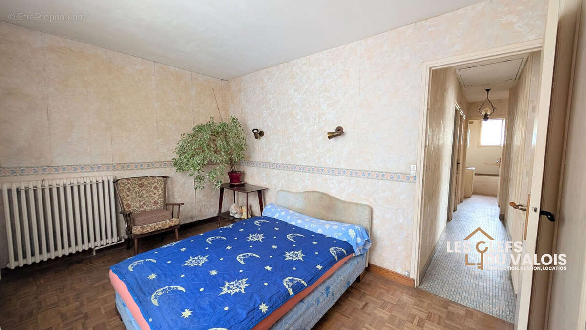 chambre 2 - Maison à CREPY-EN-VALOIS