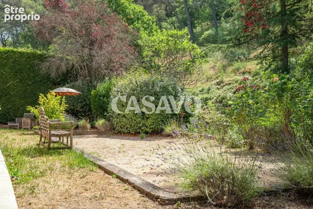 Vente Maison 7 pièces de 240m² - 13100 Saint-Marc-Jaumegarde - photo 23