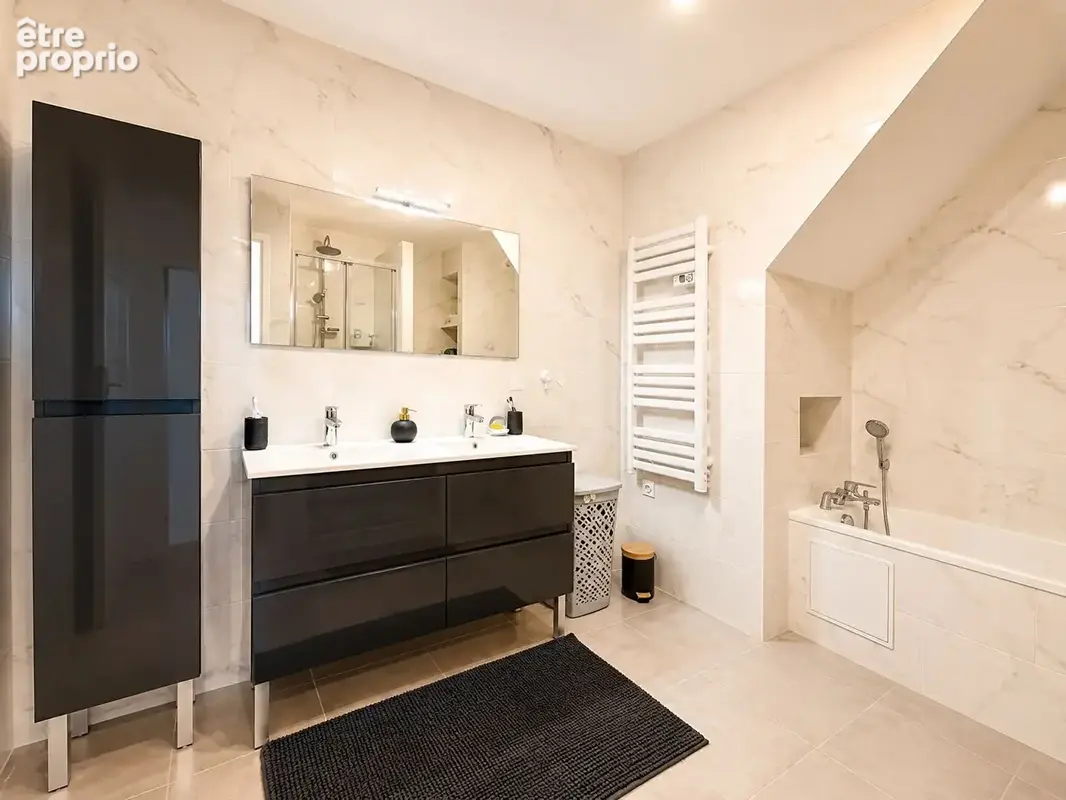 Coup de coeur pour cette maison rénovée de 200m² au sol, jardin de 300m² environ - photo 9