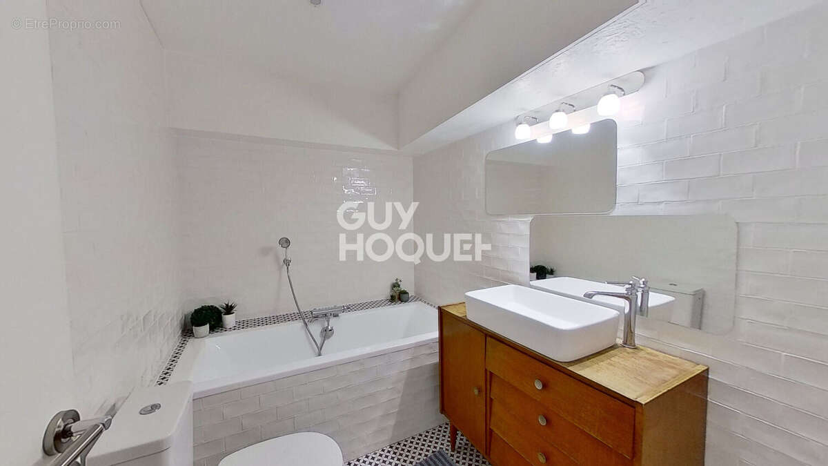 Appartement à PARIS-15E