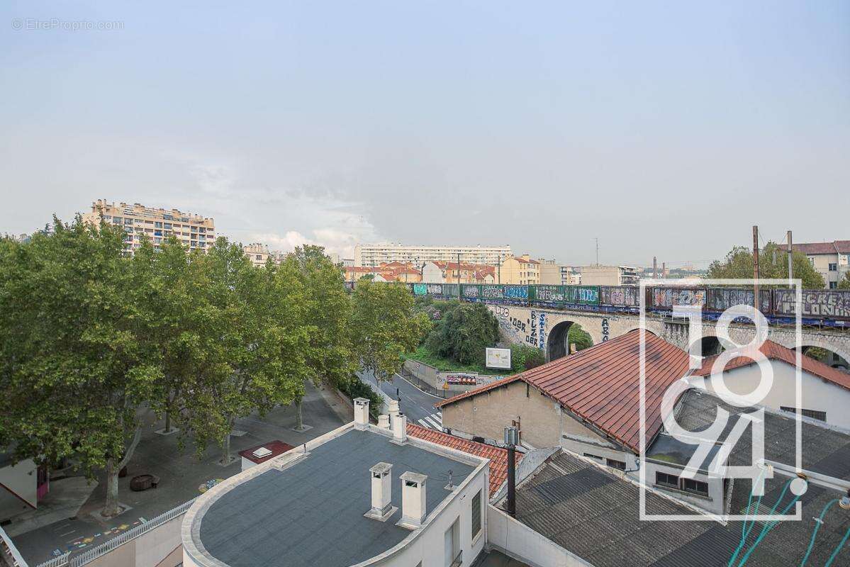 Appartement à MARSEILLE-5E