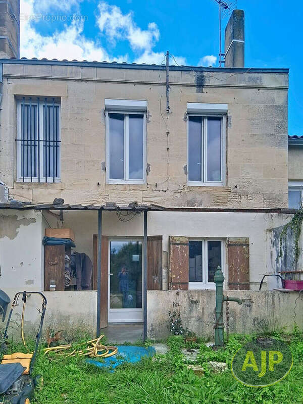 Maison à PAUILLAC