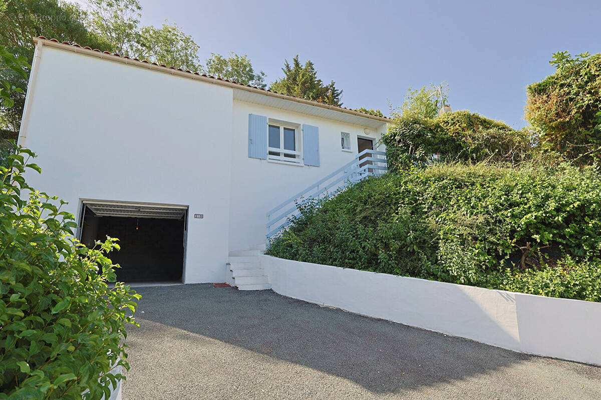 Maison à VAUX-SUR-MER