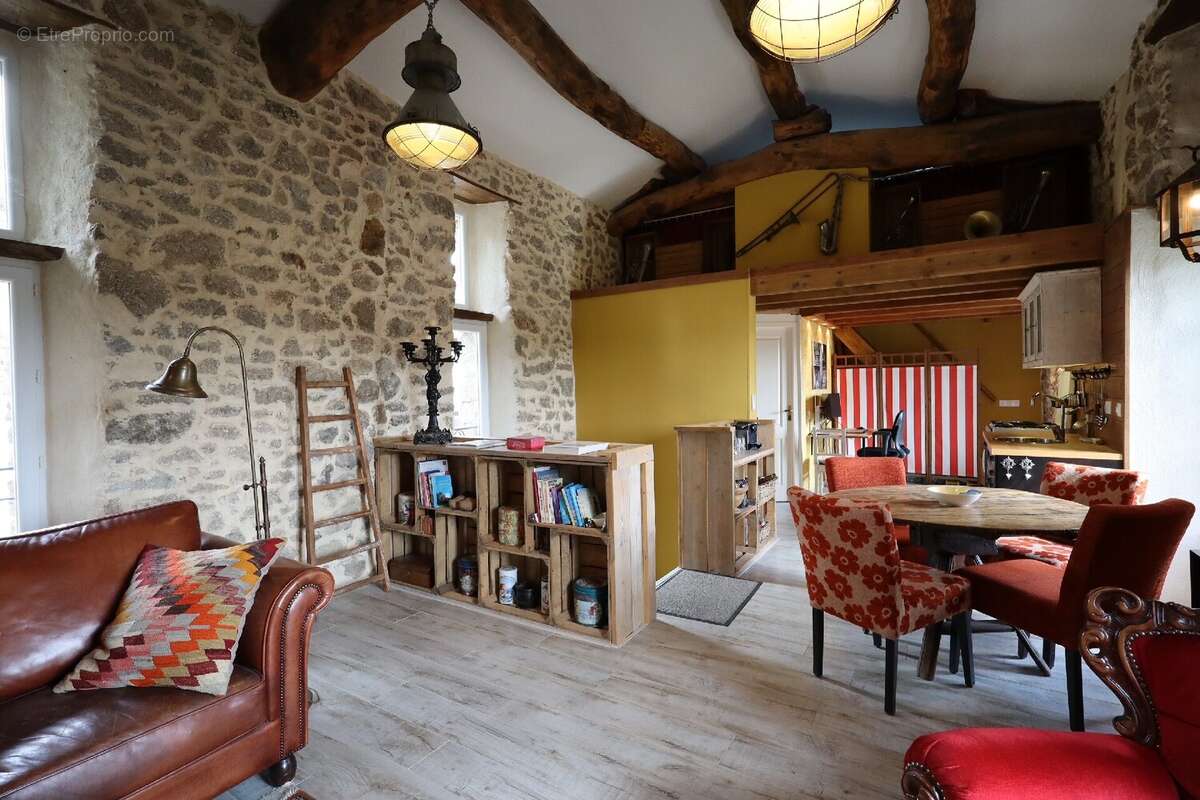 Maison à SUMENE