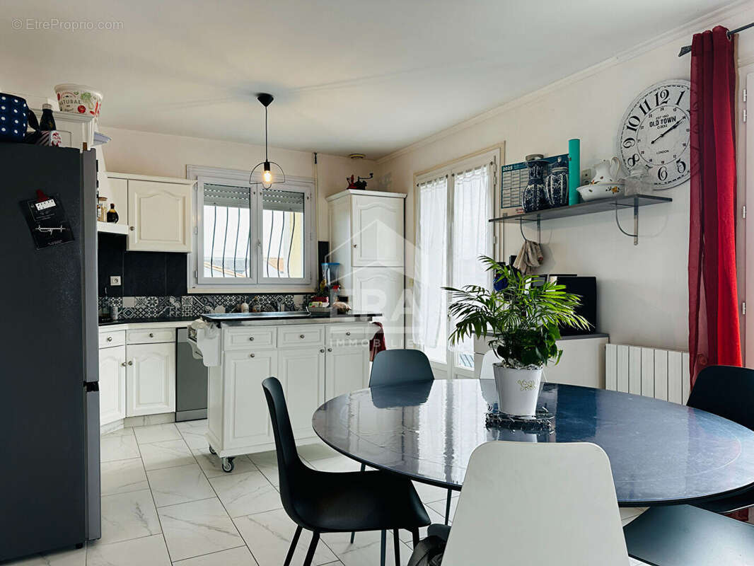 SEMUSSAC - Maison individuelle 115 m² + 818 m² de terrain - Proche commerces - photo 6