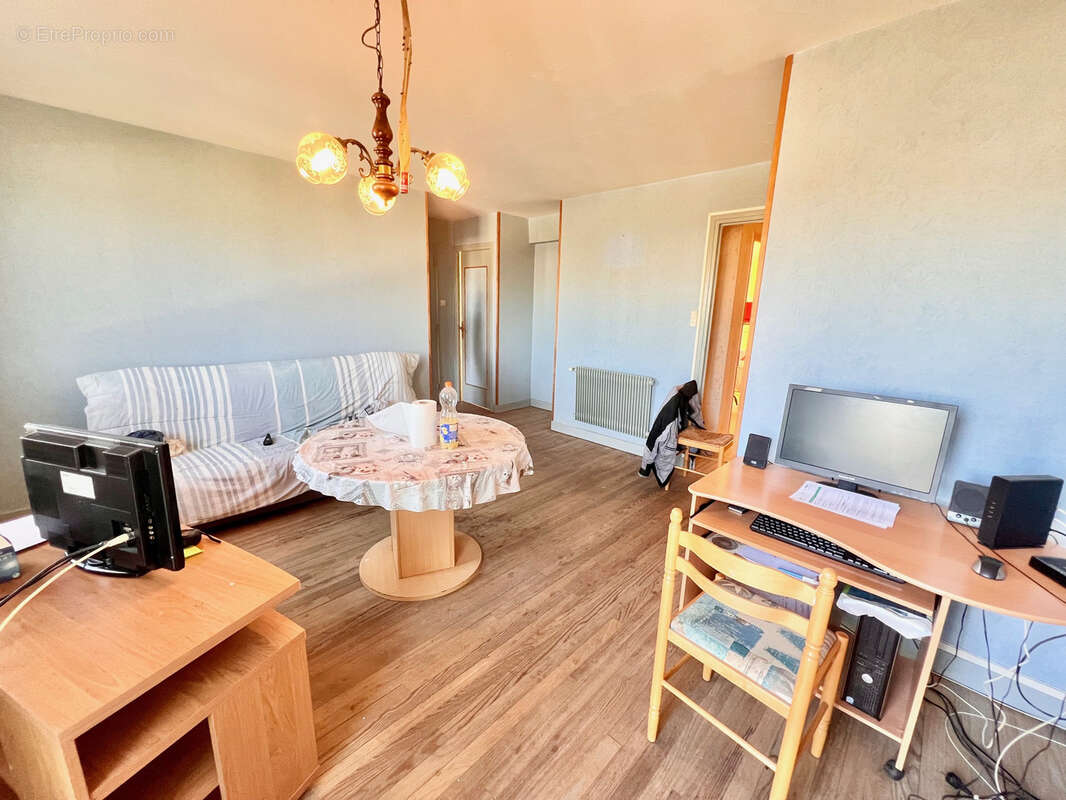 Appartement à AUREILHAN