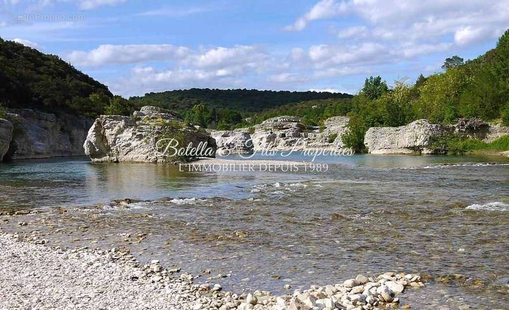 Maison à LA ROQUE-SUR-CEZE