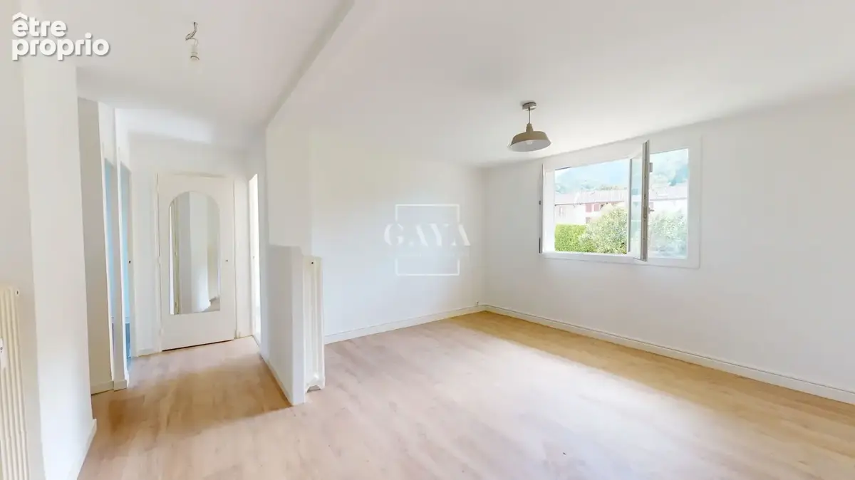 Appartement à GIERES