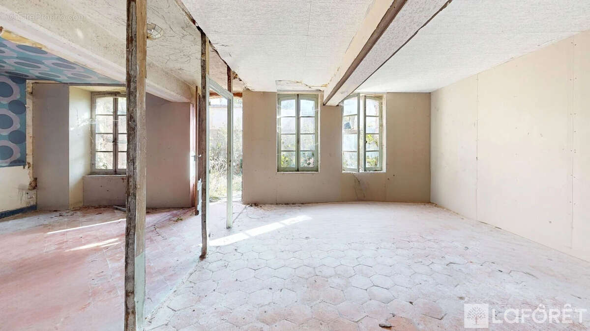 Maison à SARON-SUR-AUBE