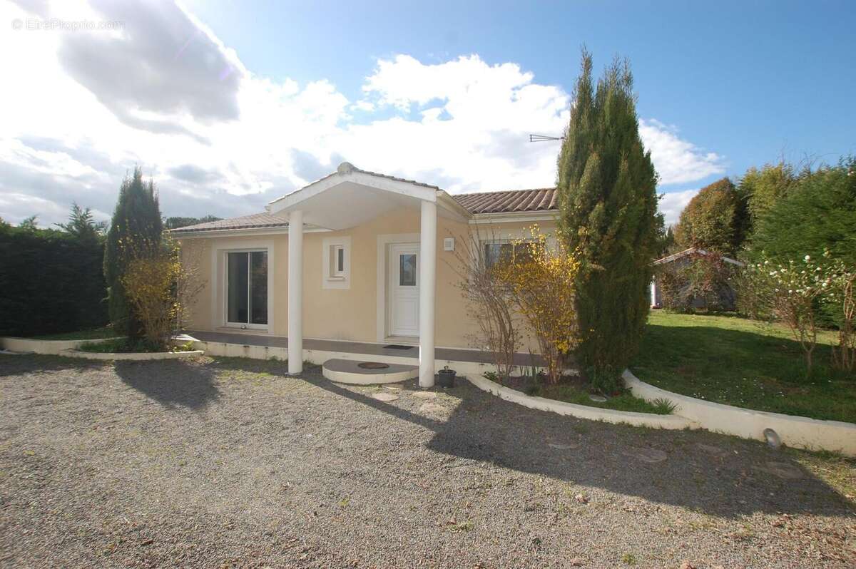 Photo 2 - Maison à BOURG