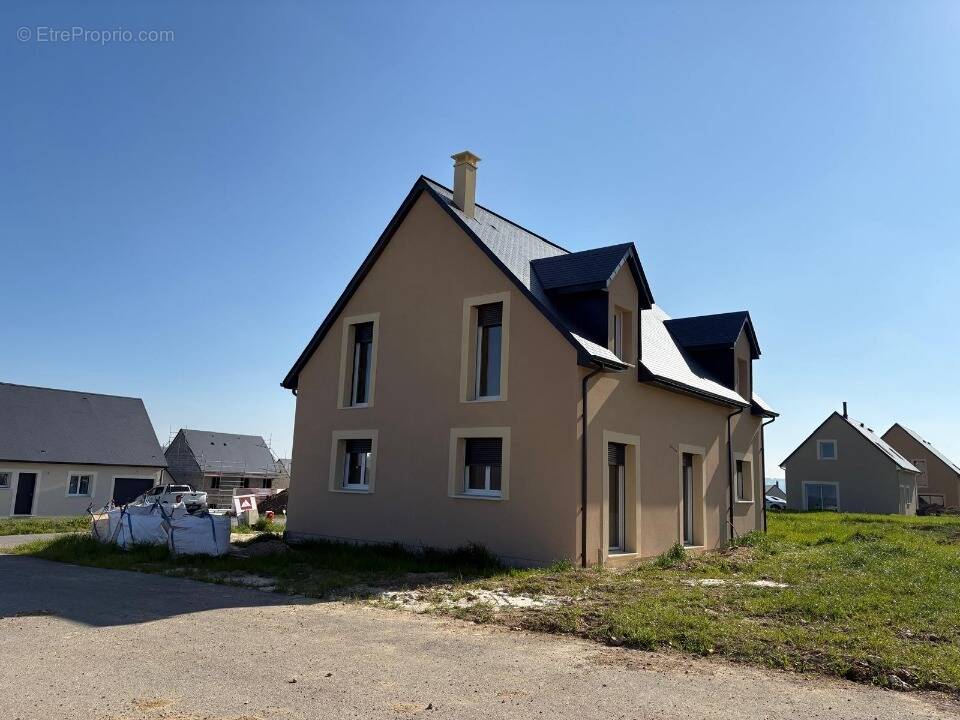 Terrain à CRESPIERES