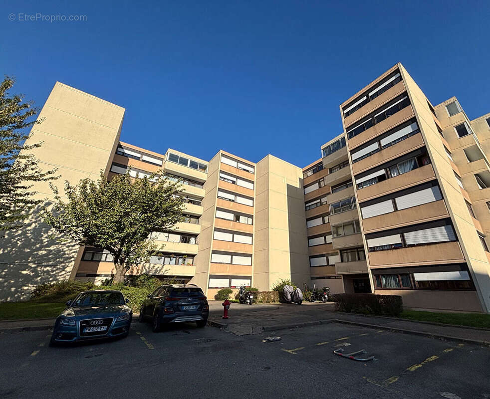 Appartement à CHENNEVIERES-SUR-MARNE
