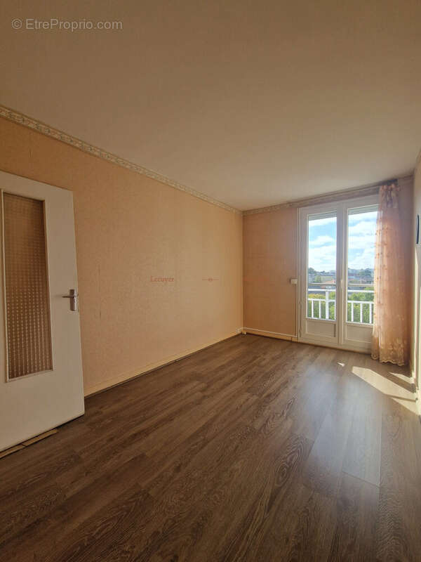 Appartement 72 m² à Reze  - photo 5