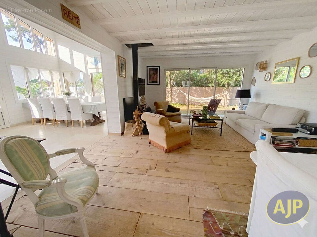Maison à ARES