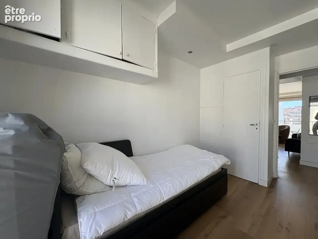 Marseille 2e, Joliette : T3 de 55 m2 rénové, climatisé, avec terrasse. Idéal investisseur - photo 7