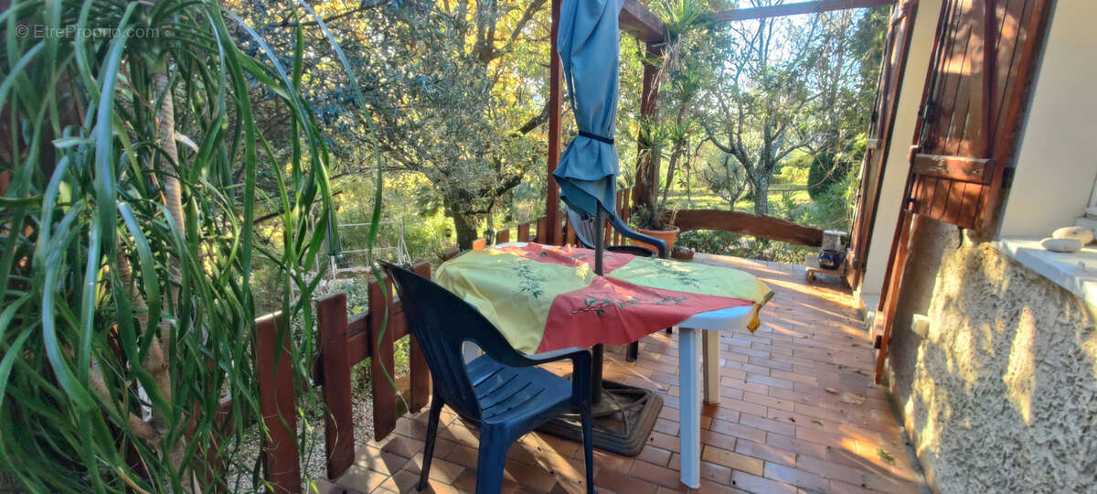 Maison à MONTFERRAT