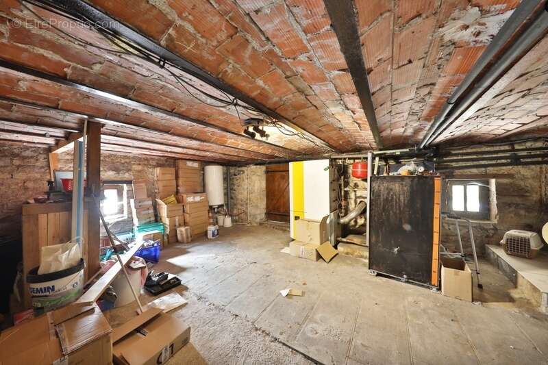 Maison à MONTREVEL-EN-BRESSE