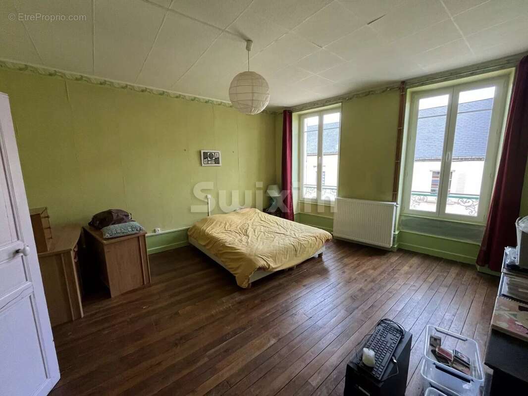 Maison à OUROUX-EN-MORVAN