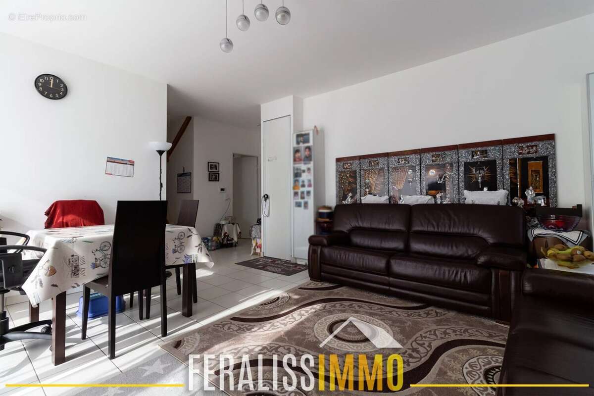 Maison à JOUY-LE-MOUTIER