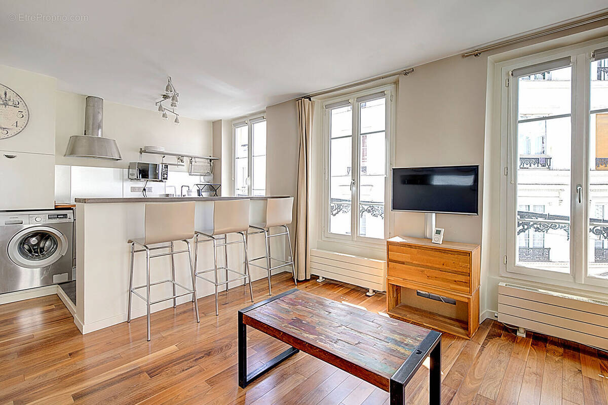 Appartement à PARIS-18E
