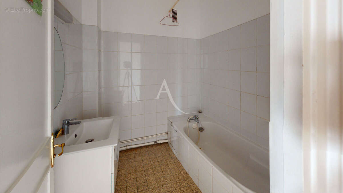 Appartement à COURBEVOIE